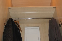 10-Gardeoben-Schrank-m-Sicherungskasten